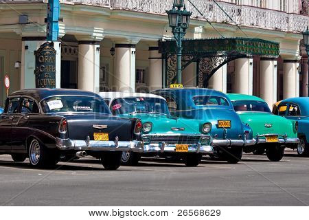 Automobili di HAVANA-luglio 6:Classic luglio 6,2011 in Havana.Under l'attuale legge che il governo prevede di 