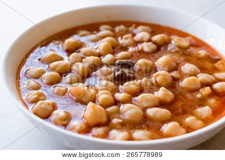 Turkish Food Chickpeas With Meat. / Etli Nohut.