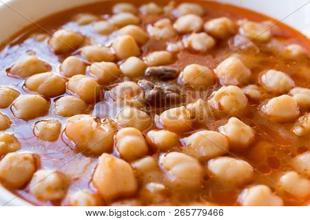 Turkish Food Chickpeas With Meat. / Etli Nohut.
