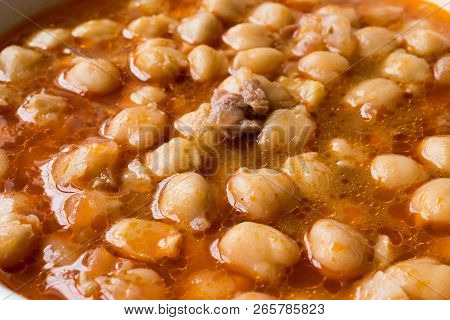 Turkish Food Chickpeas With Meat. / Etli Nohut.