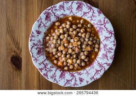 Turkish Nohut Pilaki / Chickpea Stew.