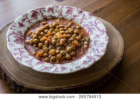 Turkish Nohut Pilaki / Chickpea Stew.