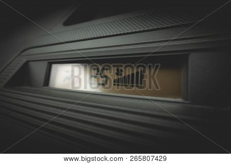 Display Of A Car Air Conditioning System At 25c Full Fan