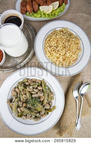 Turkish Food Broad Beans, Dill And Olive Oil / Zeytinyagli Bakla.