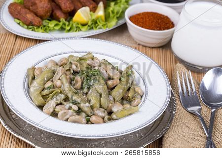 Turkish Food Broad Beans, Dill And Olive Oil / Zeytinyagli Bakla.