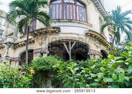 Dilipitated Building In Vedado Neighborhood Of Havana, Cuba