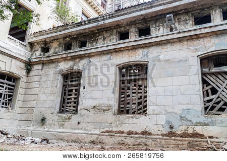 Dilipitated Building Of Universtity In Havana, Cuba