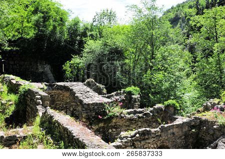 Ruin In The Mountains Of Italy Old Historc