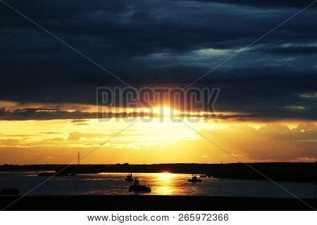 Beautiful Sunset In The Sky Over The River In Novosibirsk