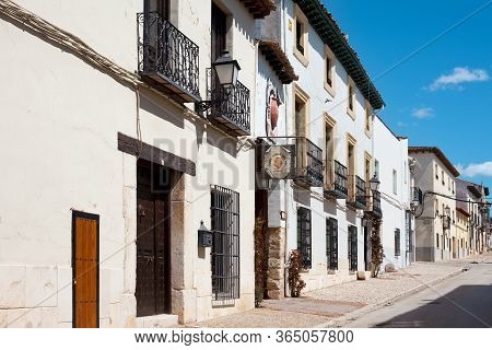 Chinchon, Comarca De Las Vegas, Spain - April 04, 2010: A Street In The Traditional Village Of Chinc