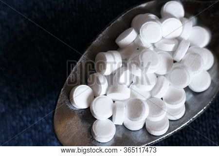 Sweetener In Tablets, Artificial Sweetener So Close