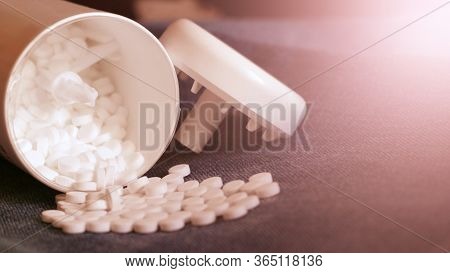 Sweetener In Tablets, Artificial Sweetener So Close