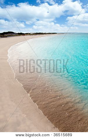 pláž llevant formentera zvané playa tanga