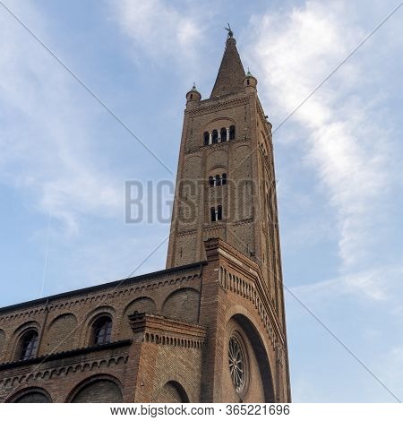 Historic Aurelio Saffi Square In Forli, Emilia Romagna, Italy: Facade Of San Mercuriale