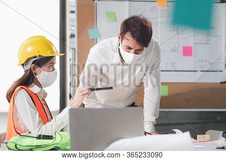 Group Of Creative Building Architect Construction Engineer Project Meeting And Brainstorm Together. 