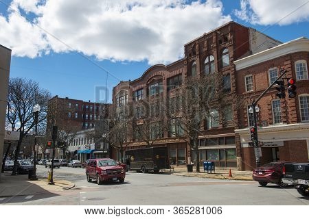 Lawrence, Ma, Usa - Apr. 24, 2019: Historic Comercial Buildings On Essex Street Between Amesbury Str