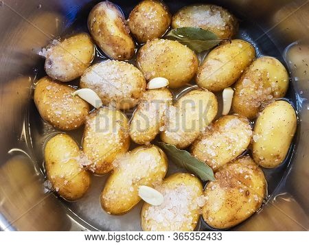 Red And Green Garlic Sauce For Canarian Potatoes