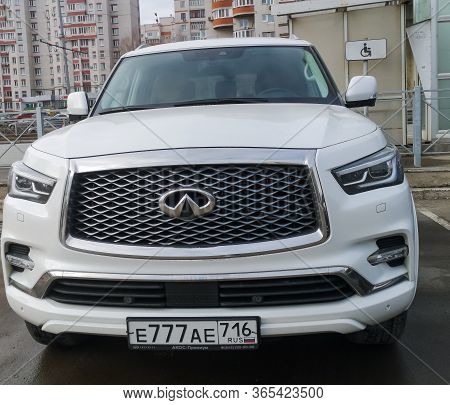 New Off-road Vehicle Infiniti Qx60 Business Class Near Car Sales Salon April 10, 2020 In Russia, Kaz