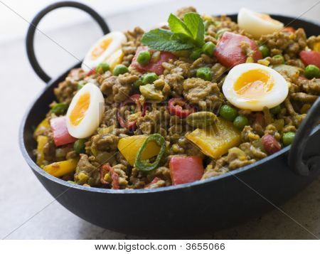 Karahi parabol med Punjabi Keema Mattara og vagtelæg