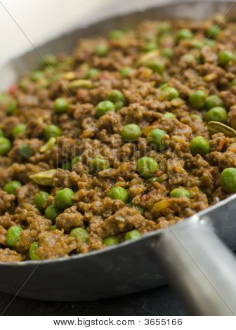 Keema karry og ærter