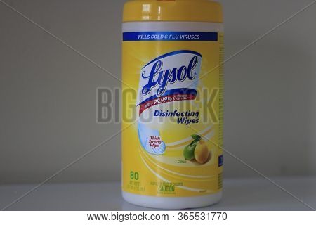 London Canada, April 14 2020: Editorial Illustrative Photo Of Lysol Cleaning Wipes. Lysol Is A Leadi