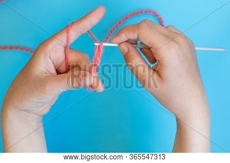 Diy Step-by-step Instructions For Children How To Crochet A Bracelet From Yarn
