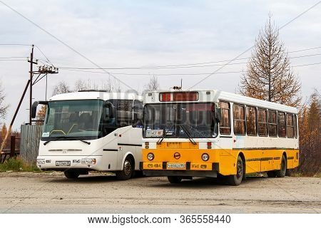 Novyy Urengoy, Russia - September 22, 2012: Coach Buses Liaz 5256 And Sor Lh10.5 Arktika In The City