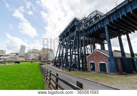 Northwich, Uk : Aug 6, 2019: The Anderton Boat Lift Links The Trent & Mersey Canal And The River Wea