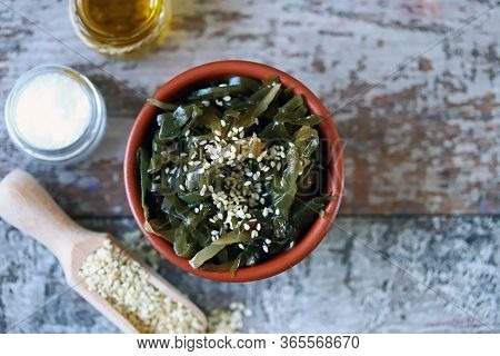 Selective Focus. Sea Kale In A Bowl. Healthy Food. Vegan Food. Sea Kale With Sesame Seeds.