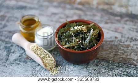 Selective Focus. Sea Kale In A Bowl. Healthy Food. Vegan Food. Sea Kale With Sesame Seeds.