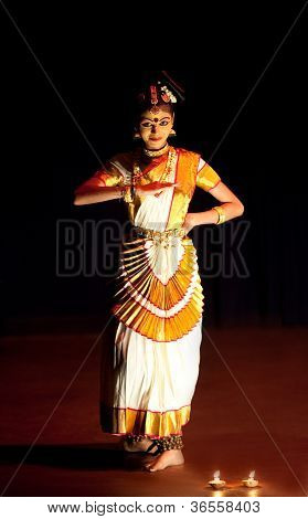 Mohinyattam dansare, Indien