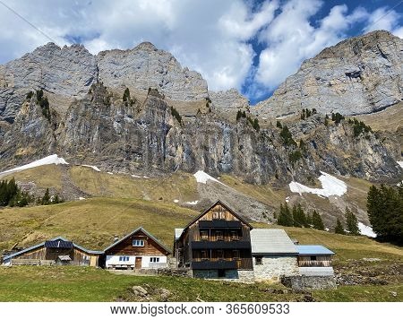 Alp Tschingla Farm Below Churfirsten Mountain Range And Over Walensee Lake, Walenstadtberg - Canton 