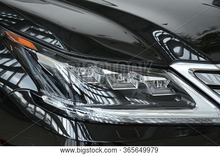 Pasay, Ph - Nov 30 - Lexus Lx 570 Suv Light At Manila Auto Salon Car Show On November 30, 2018 In Pa