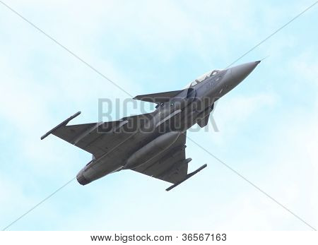PILSEN, Tschechische Republik - AUGUST 25: Moderne taktische Kämpfer jet JAS-39 Gripen, Pilsen Aeronautical D