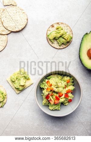 Healthy Gluten Free Snacks. Oatcakes And Sea Salt Crackers With Avocado And Bell Pepper Mash. Ideal 