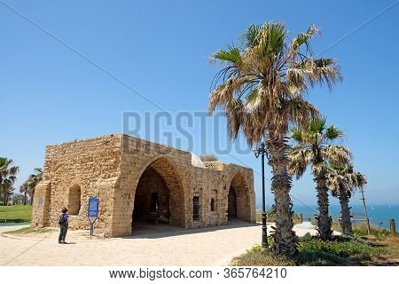 Ashkelon, Israel - May 08, 2020: The Construction Of The Times Of The Mamelukes. In The Central Room