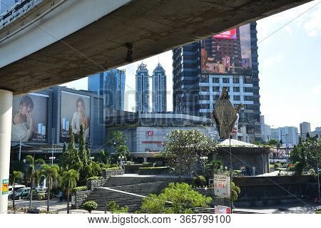 Quezon City, Ph - Dec 8 - Edsa Shrine On December 8, 2018 In Quezon City, Philippines. Edsa Shrine I