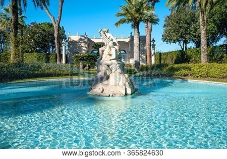 Rome, Italy -january 11, 2019: A Fountain In The Garden Of The  Quirinale Palace