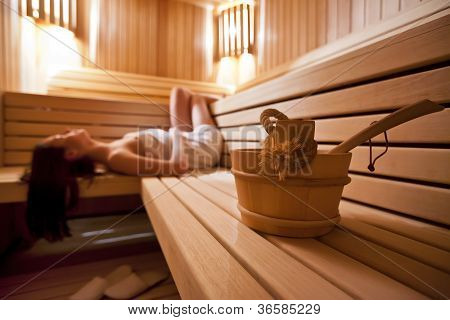 Menina na Sauna