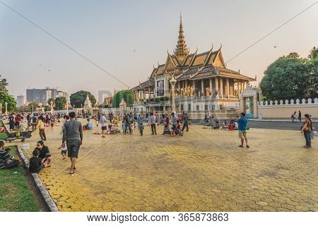 The Square In The Evening In Front Of The Royal Palace In Phnom Penh. Phnom Penh, Cambodia - Februar