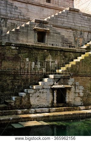 Toorji Ka Jhalra Bavdi world famous step well stepwell. Jodhpur, Rajasthan, India