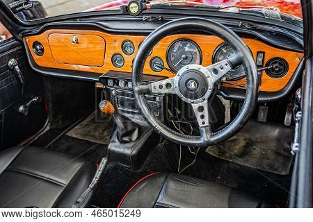 Des Moines, Ia - July 01, 2022: High Perspective Detail Interior View Of A 1970 Triumph Tr6 Converti