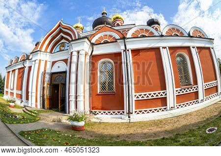 Cathedral Of The Resurrection Of Christ (1692-1696), An Orthodox Church In Staraya Russa, Russia