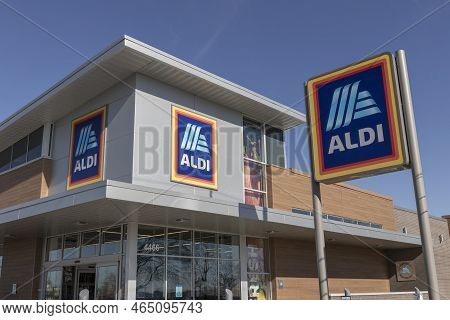 Aldi Discount Supermarket. Aldi Sells A Range Of Grocery Items, Including Produce, Meat And Dairy At