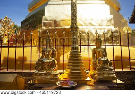 Ancient Stupa Or Antique Chedi For Thai People And Foreign Travelers Travel Visit And Respect Prayin