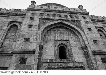 Mughal Architecture Inside Lodhi Gardens, Delhi, India, Beautiful Architecture Inside Three-domed Mo
