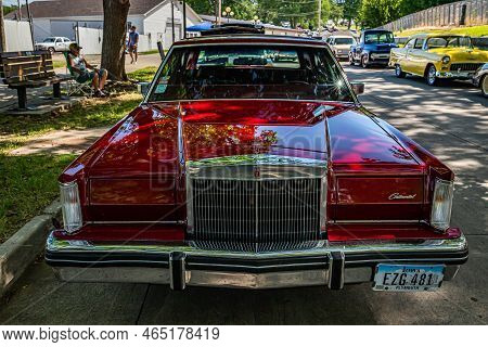 Des Moines, Ia - July 02, 2022: High Perspective Front View Of A 1983 Lincoln Continental Mark Vi 4 
