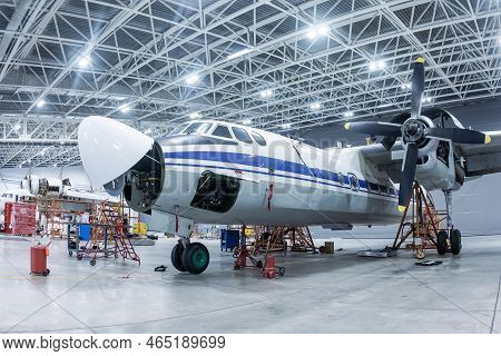 Transport Turboprop Image & Photo (Free Trial) | Bigstock