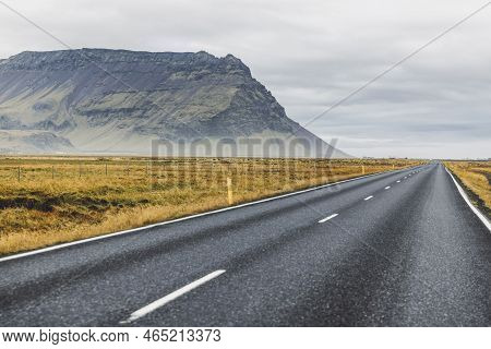 Road Trip Trough Iceland, Endless Roads, Amazing Scenery