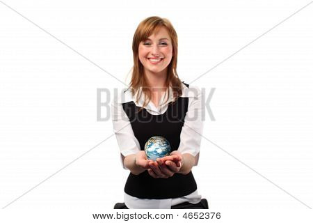 Kadın Jolding bir dünya onu elinde